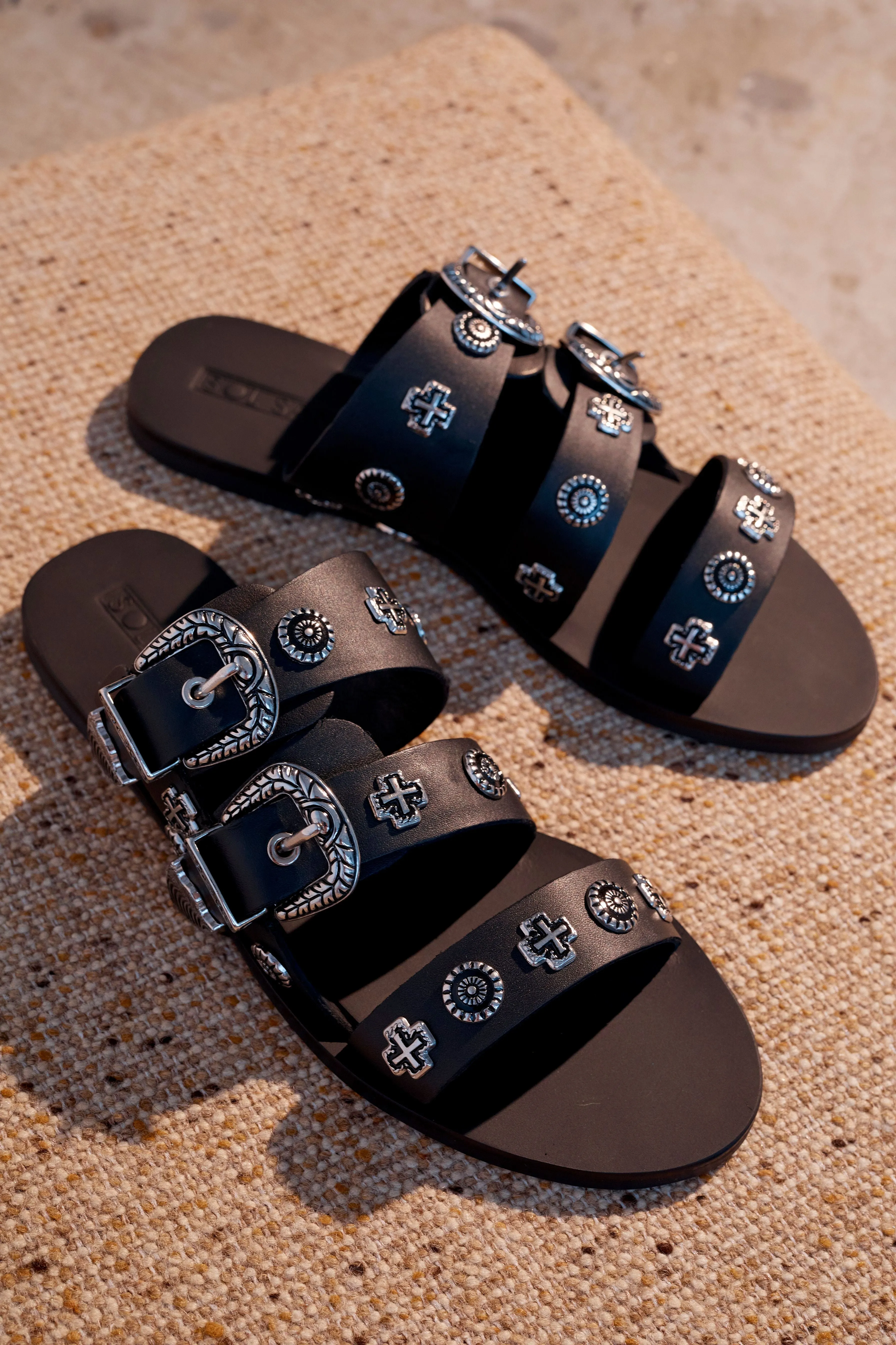 Eastwood Stud Slides - Black / Silver